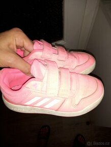 Dívčí Adidas tenisky 29