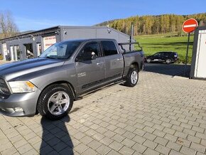 Dodge RAM 1500 crew cab 5,7 HEMI V8 s LPG