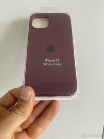 Tmavě fialový kryt na Iphone 13