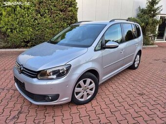 VW Touran 2.0TDI 103kW,7míst,2014,tažné,navi,serviska