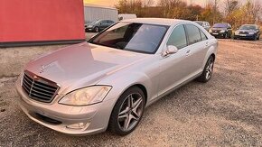 Mercedes Benz S W221