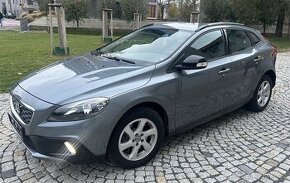 VOLVO V40 2.0D CROSS COUNTRY-AUTOMAT-NAVI-VIRTUÁ-PDC