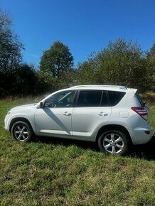 Toyota Rav4, rok 6/2012, 4x4, 175000 km, velmi zachovalá