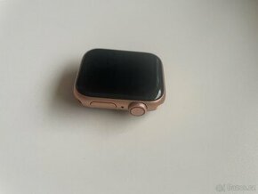 Apple Watch SE pink