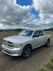 Dodge ram 5.7 hemi 2011 4x4 - 1