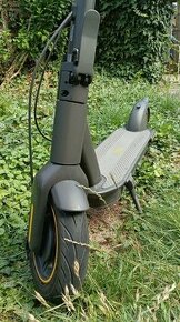 elektrická koloběžka Segway Ninebot MAX G30E II - 1