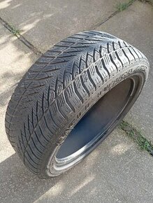 1x zimní pneu Good Year 205/45 R16