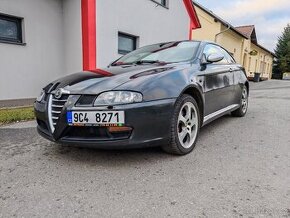 P: Alfa Romeo GT 2.0 JTS