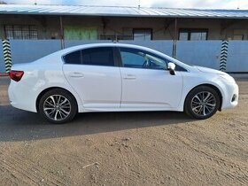 Toyota Avensis III 1.8 VVT-i 108 kw - TOP STAV