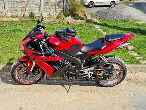 Yamaha R1