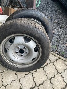 Prodám zimní pneu na discích 215/60 R 17 C