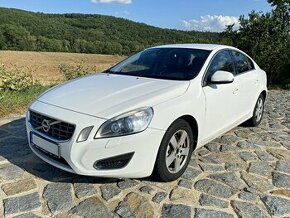 VOLVO S60 / 2.0 D3 120kW / 1. MAJITEL