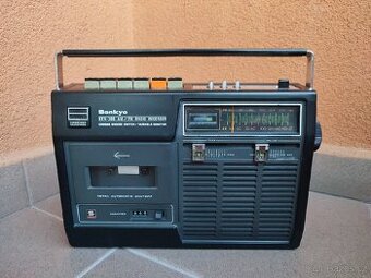 RETRO RADIO CASSETTE RECORDER SANKYO STR-300MV.