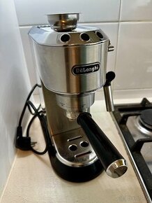 Kavovar Delonghi EC680