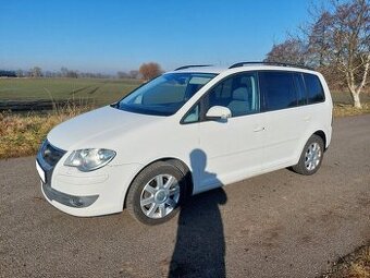 Volkswagen Touran 2.0 tdi, 103 kW, 7 míst, 05/2009