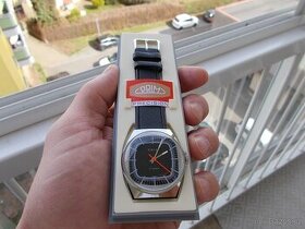 krasne nove nenosene funkcni hodinky prim rok 1977 funkcni - 1