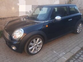 Mini cooper,model one R56 1.4 70 kW 12/2009