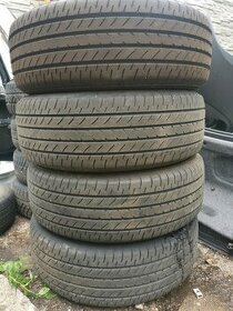 Pneu 225/60 r18 100H