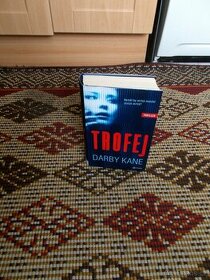 Trofej - Darby Kane - 1