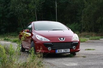 Peugeot 307 CC červená (najeto: 220 000km)