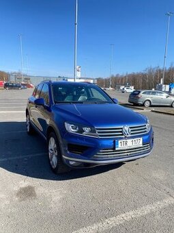 VW Touareg 3.0 TDI, R-line, vzduch, ČR, modrá met.