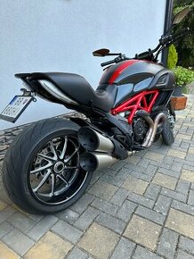 Ducati Diavel Carbon 120