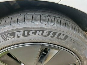 4x téměř nová pneu Michelin E Primacy 235/45 R18