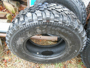 Pneu off road 235 75 R 15 - 1