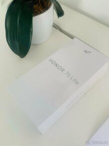 Zcela nový, nerozbalený Honor 70 Lite 128 GB (+záruka)