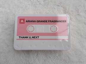 Ariana Grande sada - 1