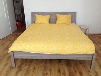 IKEA Nyvoll Postel 180x200 cm (Světle šedá) + Rošty • Brno C