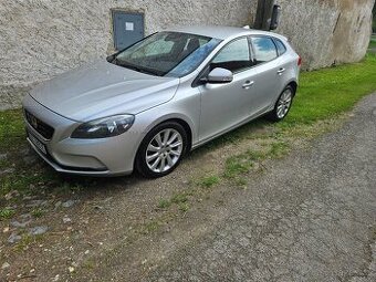 Volvo V40, D2