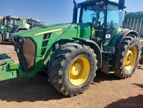 John Deere 8430