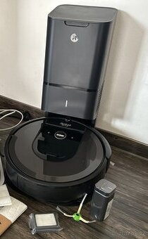 vysavač iRobot Roomba i7+ se samovyprazdňovací stanicí