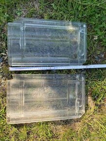 Dva kusy skleněných tašek