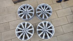 AUDI alu 4M8601025T 8,5x20 5x112 ET20 v bezvadném stavu