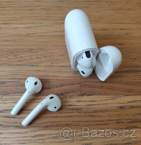 SLUCHÁTKA APPLE AIRPODS 1. GENERACE - NA NÁHRADNÍ DÍLY