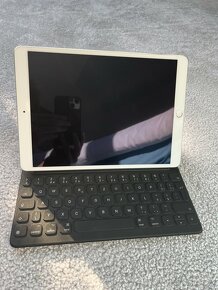 Apple iPad Air 3 Wifi 64GB + Apple Pencil + Keyboard