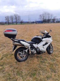 Prodám Honda VFR 800,r.v. 2008,najeto 68 516km