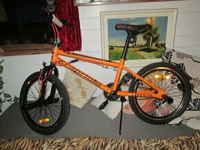 BMX totem oranzova barva