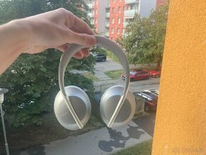 Bose Noise Cancelling 700 - plně funkční, bílé