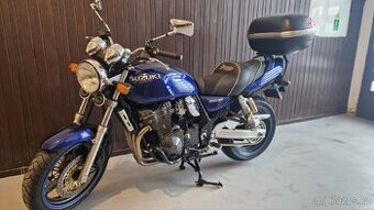 Suzuki GSX 750 Inazuma