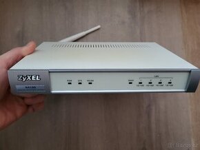 Router - Zyxel N4100 - 1