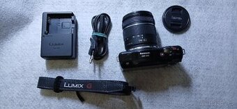 Panasonic Lumix DMC-GF3 a 14-42mm m4/3