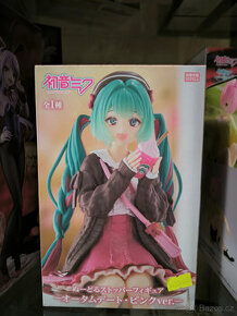 Hatsune Miku Noodle Stopper figurk Autumn Date Pink Ver.