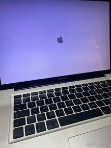 Macbook Pro 2011 – 15 palců – na díly