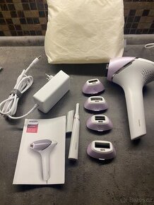 Epilátor Philips Lumea IPL 8000 BRI949/00 bílý