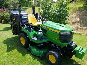 Zahradní traktor John Deere X950R s vysokým výsypem