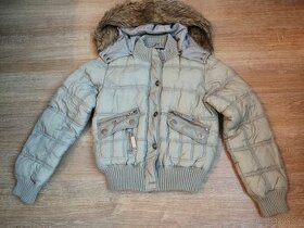 Zimní bunda s kožešinovou kapucí - 1