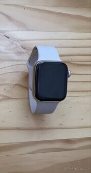 Apple Watch SE 2 generace 40mm starlight